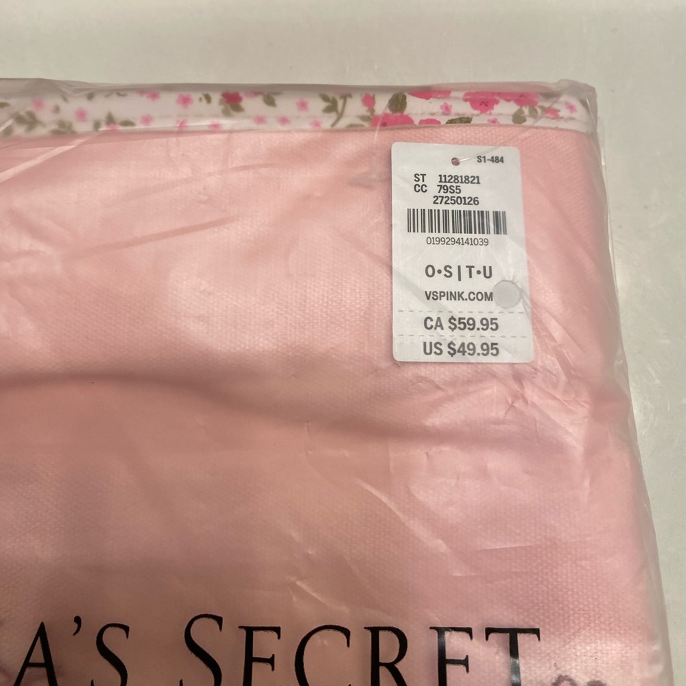 Pink VS Floral Tote and Blanket - Picture 4 of 8